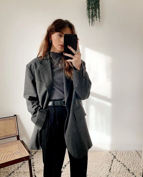 Masculine Looks For Women, Business Casual Lesbian Work Outfits, Masculine Winter Outfits For Women, Business Casual Enby, Business Casual Tomboy, Grunge Business Casual Edgy, Gender Neutral Professional Attire, Masculine Work Outfit For Women, Business Casual Gender Neutral