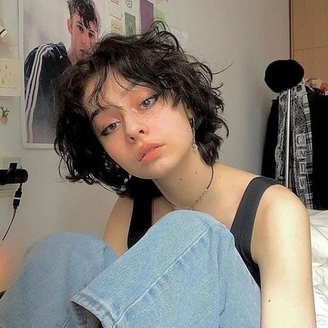 Short Grunge Hair Curly, Aesthetic Hairstyles, Short Grunge Hair, Shot Hair Styles, Penteado Cabelo Curto, 짧은 머리, Fluffy Hair, Hair Reference, Cut My Hair