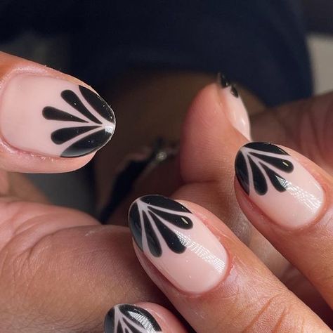 PREVIOUSLY HARD AS NAILS STUDIO 💖 on Instagram: "Now this is a cute alternative to a french mani if you dare - art deco vibes at its finest 🖤 inspired by @rebekahxpritchard Detailed nail art by @aimy_hardasnails" French Nail With Design, Gatsby Inspired Nails, Art Deco Nail Art, Star Manicure, Alternative Nails, Detailed Nail Art, Polka Dot Nail Designs, Art Deco Nails, Subtle Nails