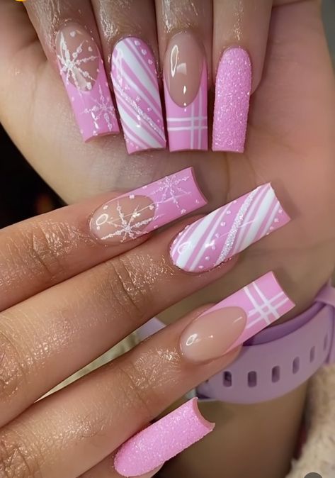 Nail Ideas Christmas Pink, Pink Christmas Nails Medium Length, Pink January Nails, Nails Pink Christmas, Baby Pink Winter Nails, Pink Christmas Nail Art, Pinkmas Nails, Pretty Christmas Nails Acrylic, Christmas Nail Designs Pink