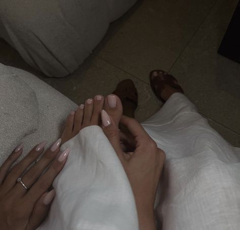 Matching Nails, Nails Set, Nude Nails, Almond Nails, Winter Nails, Simple Nails, Short Nails, Spring Nails, Pink Nails