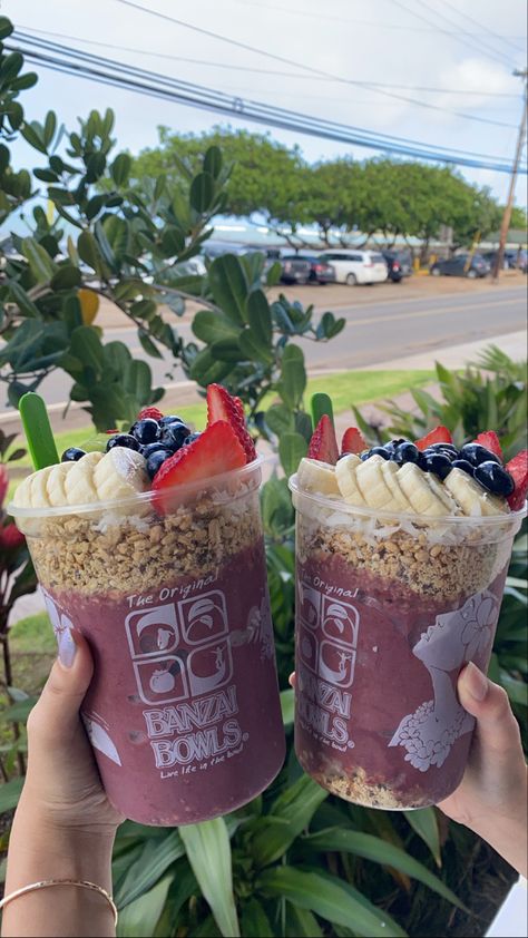 #hawaii #acai #smoothie Hawaii Smoothie, Hawaii Living, Smoothie Shop, Acai Smoothie, Hawaii Trip, Snacks Recipes, Hawaii Travel, Healthy Snacks Recipes, Pretty Food