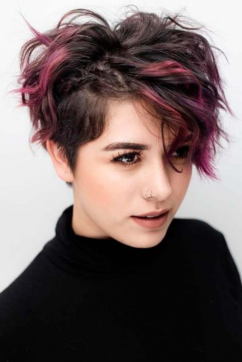 Convincing Reasons Why You Should Get A Pixie Cut This Season ★ Bixie Haircut, Pixie Cut With Highlights, Easy Trendy Hairstyles, Popular Short Haircuts, Asymmetrical Bob Haircuts, Pixie Cut Styles, Shaggy Short Hair, Short Pixie Haircuts, Haircuts For Fine Hair