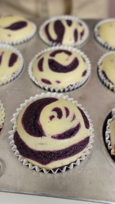 Ube Cream Cheese, Cream Cheese Cupcakes, Cream Cheese Topping, Natural Food Coloring, Pumpkin Cream Cheeses, Filipino Desserts, Filipino Dishes, Cupcake Frosting, Food And Travel