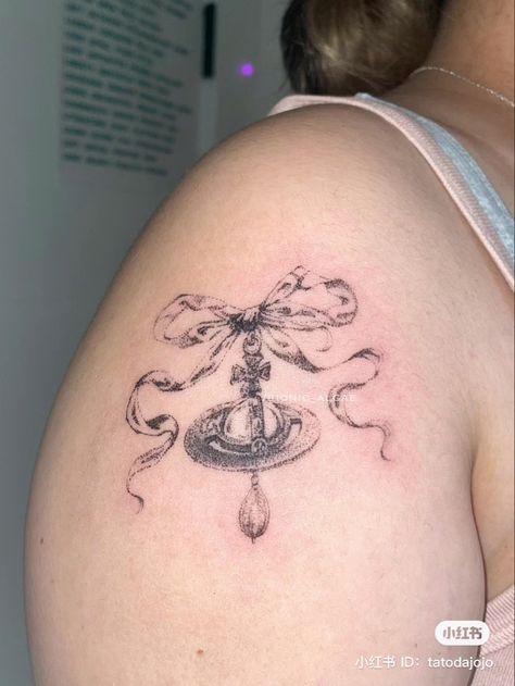 Vivienne Westwood Orb Tattoo, Stitching Tattoo, Elegant Hand Tattoos, Vivienne Westwood Tattoo, Grunge Tattoo, Sick Tattoo, Bff Tattoos, Stylist Tattoos, Badass Tattoos