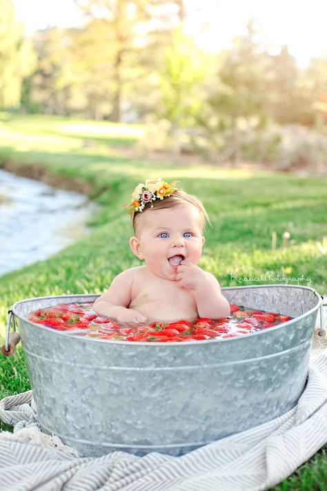 Strawberry Milk Photoshoot, Outdoor Milk Bath Photography, Strawberry Milk Bath Photoshoot, Strawberry Bath Photoshoot Baby, Strawberry Milk Bath Baby, Strawberry Baby Photo Shoot, Twin Toddler Photography, Milk Bath Photography Baby, Strawberry Milk Bath