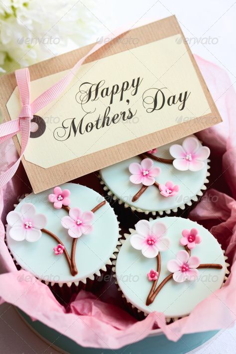 Mother's day cupcakes - Stock Photo - Images Cupcakes Bonitos, Mothers Day Cupcakes, Cupcakes Decorados, Mothers Day Cake, Beautiful Cupcakes, Cupcake Designs, Unique Mothers Day Gifts, Personalized Mother's Day Gifts, Free Art Prints