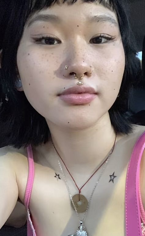 Piercings Septum, Double Nose Piercing, Cute Nose Piercings, Nostril Piercing, Medusa Piercing, Pretty Ear Piercings, Face Piercings, Fashion Fails, Cool Piercings