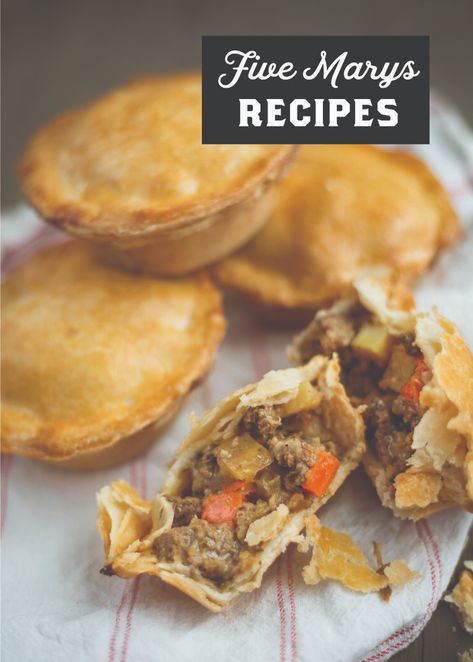 Ground Beef Hand Pies, Meat Hand Pie Recipe, Beef Hand Pies, Savory Hand Pies Recipes, Hand Pies Savory, Meat Pie Recipe, Beef Pot Pies, Beef Pies, 12 Tomatoes Recipes