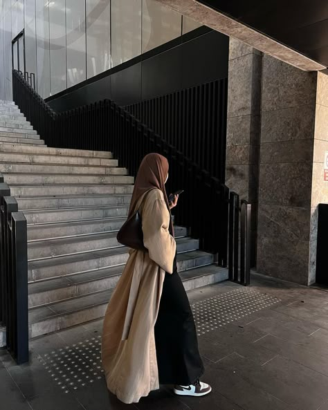 Modest Outfits Muslim, Modest Winter Outfits, Abaya Outfit, Estilo Hijab, Hijabi Fits, Stile Hijab, Modesty Outfits, Muslim Outfits Casual, Hijabi Fashion Casual