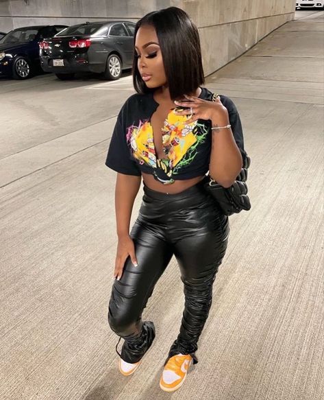 Leather Pants Dunks Outfit, Stacked Leather Pants With Dunks, Leather Pants And Dunks Outfit, Outfits With Leather Pants Black Women, Leather Jeans Outfit Black Women, Stacked Leather Pants Outfit Black Women, Leather Pants Outfit Black Women, Full Body Suit Outfits, Concert Outfits Black Women