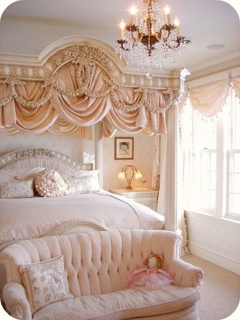 Shabby Chic Romantic Bedroom, Aqua Bedrooms, Elegant Bedrooms, Classy Room, Beauty Rooms, Bedroom Board, Glamorous Living, Shabby Chic Decor Bedroom, Chic Bedroom Decor