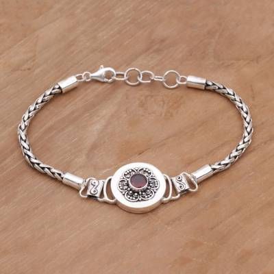 Must Have Jewelry, Silver Anklets Designs, Anklet Designs, Buying Gold, Silver Bracelets For Women, Jewelry Bracelets Silver, Garnet Bracelet, Bangles Jewelry Designs, Garnet Pendant