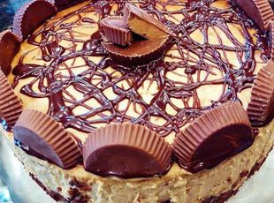 Peanut Butter Cup Brownie Bottom Cheesecake Recipe Brownie Bottom Cheesecake Recipe, Brownie Bottom Cheesecake, Cup Brownie, Peanut Butter Cup Brownies, Peanut Butter Cup Cheesecake, Brownie Cups, Chocolate And Peanut Butter, Peanut Butter Cup, Peanut Butter Chips