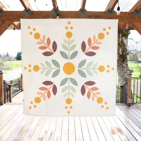 Sage Eucalyptus, Blank Coloring Pages, Flower Quilt Patterns, Free Quilt Tutorials, Orange Peels, Flower Garden Quilt, Eucalyptus Green, Painters Palette, Spring Quilts