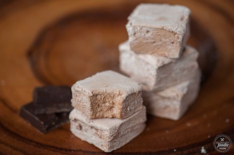 Homemade Chocolate Marshmallows Melt Chocolate In Microwave, Homemade Marshmallow Recipe, Peppermint Marshmallows, Recipes With Marshmallows, Homemade Marshmallows, Chocolate Marshmallows, Homemade Hot Chocolate, Homemade Desserts, Breakfast Dessert