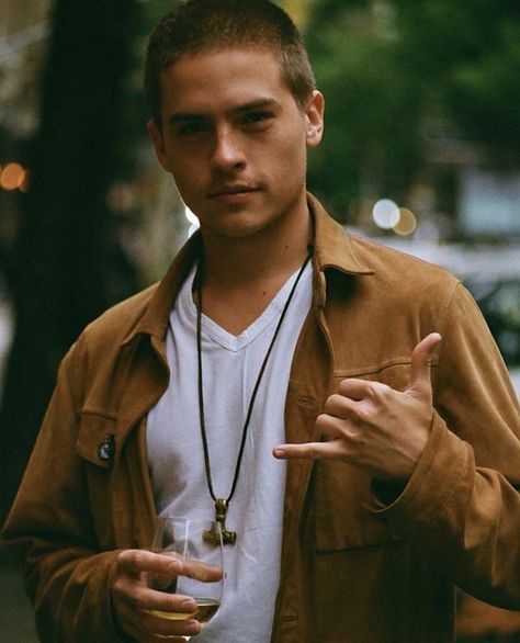 Dylan Sprouse Sprouse Brothers, Celebrity Men, Dylan And Cole, Dylan Sprouse, Fangirl Problems, Man Crush Everyday, Beautiful Disaster, Cole Sprouse, Romantic Movies