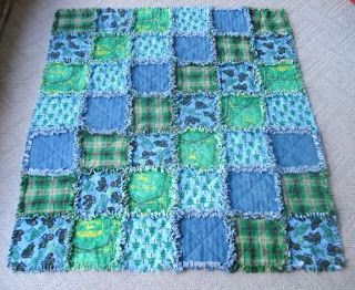 Rag Quilt Instructions, Flannel Rag Quilts, Rag Quilt Tutorial, Rag Quilt Patterns, Baby Rag Quilts, Sew Ins, Trendy Sewing, Quilt Baby, Diy Spring