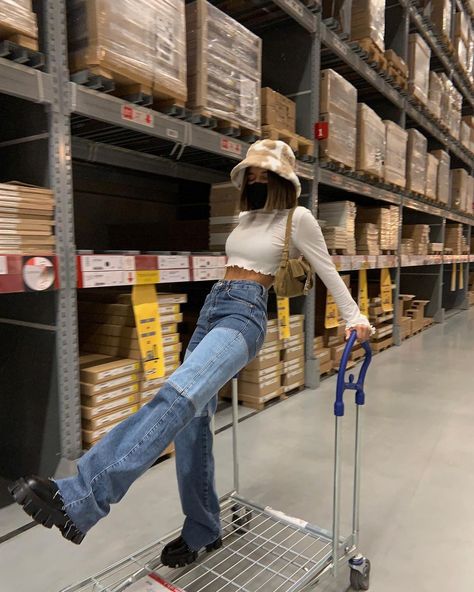 Ikea Photoshoot, Ikea Board, Ikea Inspo, Drippy Outfit, Fotos Ideas, Posing Tips, Aesthetic Fits, Insta Feed, Summer Ideas