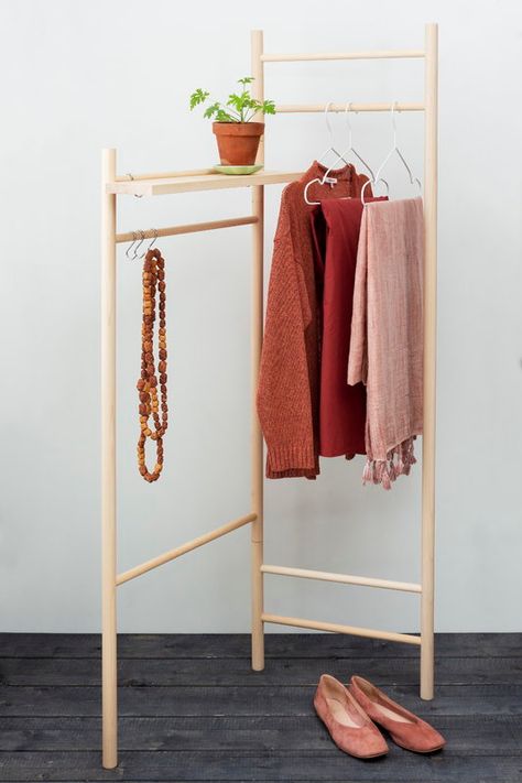 Verso Design Tikas clothes rack, birch Stall Decorations, Flat Decor, Craft Booth Displays, Diy Storage Boxes, Decorative Storage Boxes, Craft Booth, Small Shelves, Garment Racks, Coat Stands