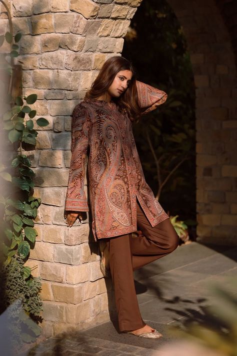 Simple Dress Casual, Pakistani Fashion Casual, Trendy Shirt Designs, Desi Fashion Casual, Pakistani Dresses Casual, Pakistani Fancy Dresses, Pakistani Fashion Party Wear, Fabric Wool, Beautiful Dress Designs