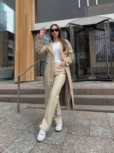 Trench Coat With Wide Leg Pants, Leather Pants Outfit, Outfit Inspired, Shoes Spring, Neutral Outfit, Balance Shoes, Leather Outfit, Hailey Bieber, New Balance Shoes