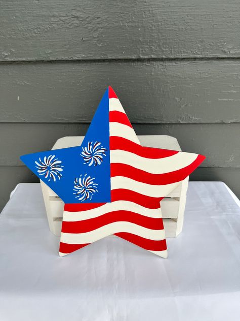 St Patrick's Day Photos, Star Wreath, Ladybug Decorations, Ladybug Wreath, Patriotic Sign, Patriotic Wall, Bicycle Decor, Patriotic Decor, Patriotic Stars