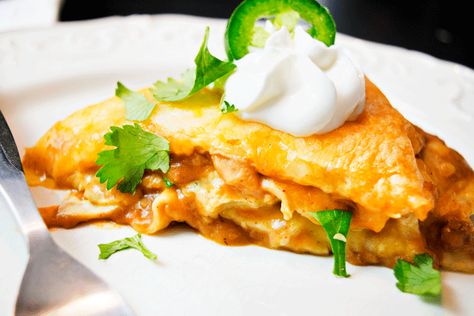 Tortilla Casserole Recipes, Tortilla Pie, Chicken Tortilla Casserole, Cheesy Chicken Recipes, Tortilla Casserole, Chicken Tostadas, Mexican Meals, One Dish Dinners, Recipes Casserole