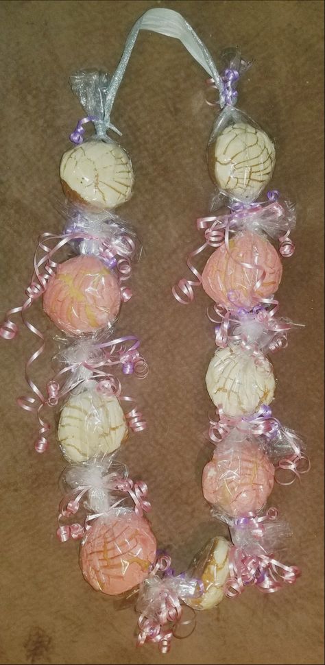 Mini conchas, pink and white Graduation Leis Mexican, Concha Bouquet, Grad Leis, Graduation Leis Diy Ribbons, Graduation Ribbon, Sweet Business, Mexican Graduation, Graduation Leis Diy, Senior Year Things