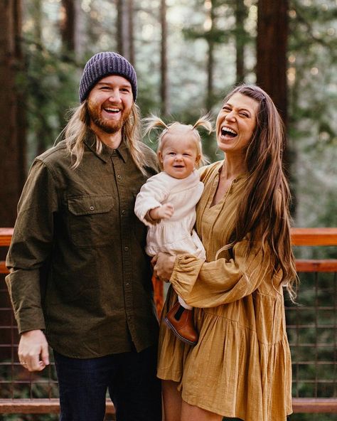 Jess Woodhouse | Photographer on Instagram: “Went on a nature walk with the Conger fam this weekend 🌲✨ . . #portlandweddingphotographer #portlandfamilyphotographer #portlandengegement…” Portland Wedding Photographer, Fall Family Photos, Family Maternity, Family Photo Sessions, Fall Family, Walking In Nature, Photo Location, Family Session, Park City