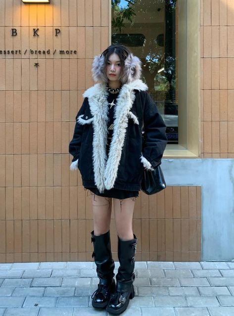 Fairy Grunge Goth Outfit, Winter Outfits Alternative, Alternative Winter Outfits, Grunge Outfits Winter, Cold Outfits, Student Fashion, Swaggy Outfits, Alternative Outfits, Harajuku Fashion