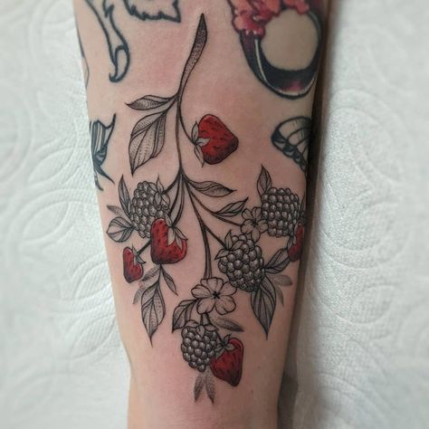 Line Work Strawberry Tattoo, Red And Black Strawberry Tattoo, Vintage Strawberry Tattoo, Strawberry Vine Tattoo Black And White, Realistic Strawberry Tattoo, Black Strawberry Tattoo, Strawberry Knee Tattoo, Strawberry Bush Tattoo, Strawberry Branch Tattoo