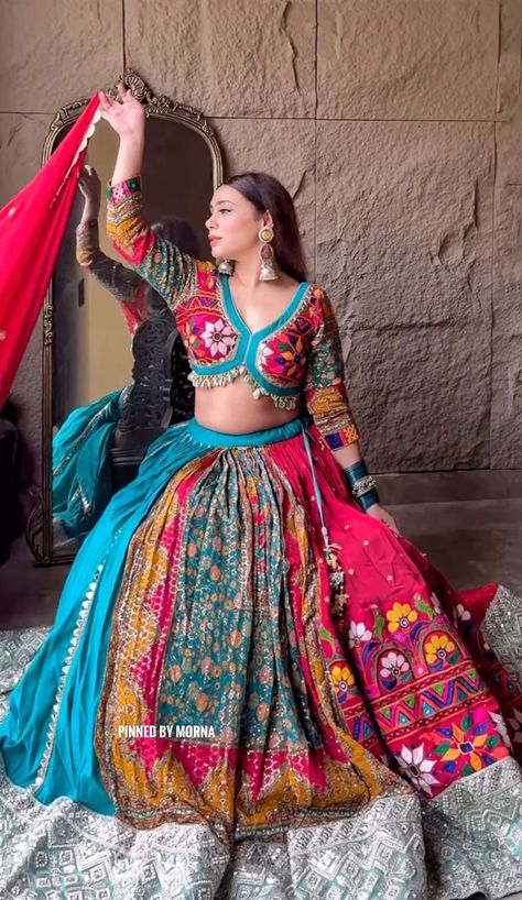 Navarati Dress, Navratri Fits, Navratri Ideas, Dandiya Dress, Chania Choli, Navratri Outfits, Chaniya Choli Wedding, Summer Frocks, Garba Outfit