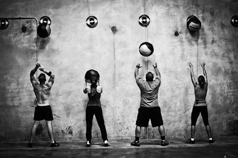 Fotografia Crossfit, Personal Training Marketing, Crossfit Photography, Gym Photoshoot, Gym Photography, Wall Balls, Gym Photos, Crossfit Gym, Fitness Photoshoot