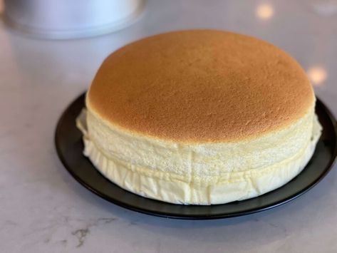 Japanese Cheesecake Recipe Easy, Japanese Cheesecake Recipe Best, Jiggly Cheesecake Recipe, Chiffon Cheesecake Recipe, Japanese Cotton Sponge Cake Recipe, Sponge Cheesecake, Chiffon Cheesecake, Japanese Jiggly Cheesecake Recipe, Soufflé Cheesecake