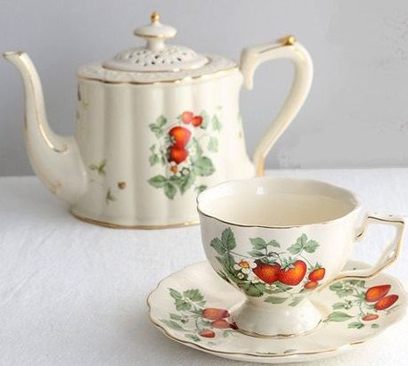 Tea Pot And Cup Set, Cottage Core Teapot, Strawberry Tea Set, Cottagecore Dishware, Cottagecore Teapot, Tea Pot Aesthetic, Aesthetic Tea Set, Tea Set Aesthetic, Strawberry Teacup