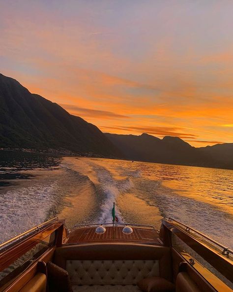 Lake Como Boat, Varenna Italy, Italian Lakes, Sunset Lake, Lake Como Italy, Italian Countryside, Life Board, Sunset Cruise, Lake Sunset