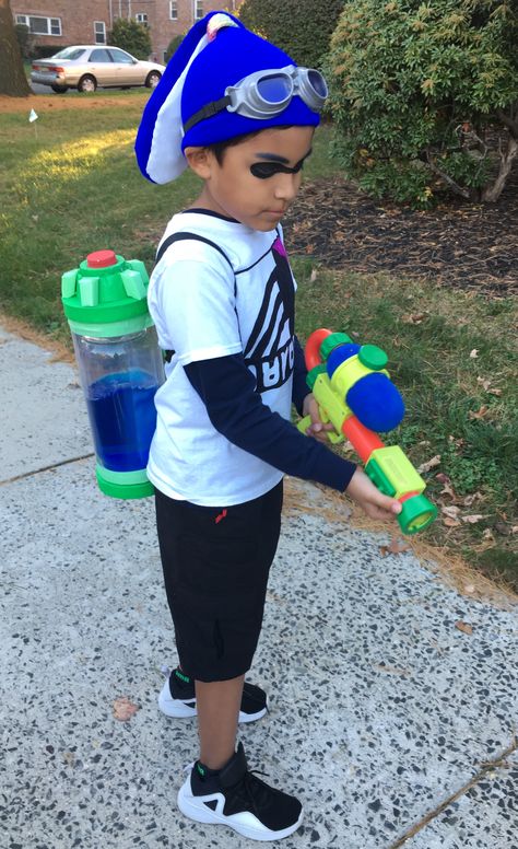 Inkling Boy costume from Splatoon #splatooncosplay #inklingboy #inklingboycosplay #splatoon #splatooncostume Splatoon Costume Diy, Splatoon Halloween Costume, Splatoon Birthday Party Ideas, Noah Costume, Splatoon Costume, Splatoon Cosplay, Diy Costumes For Boys, Costumes 2024, Halloween Things