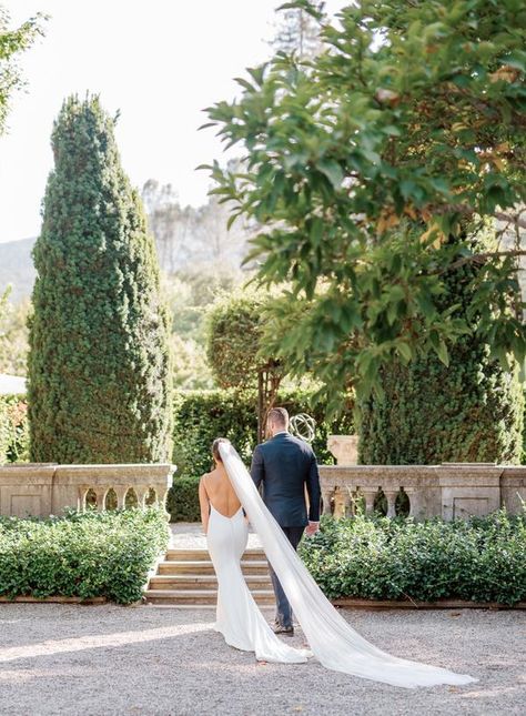 Napa Valley Wedding Venues, Napa Wedding Venues, Buddhist Wedding, Garden Elopement, Beaulieu Garden, Napa Valley Wedding, Large Wedding, Napa Wedding, Destination Wedding Dress