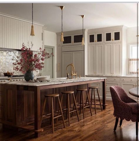 Heidi Caillier, Taupe Kitchen, Wood Floor Kitchen, Kitchen Inspiration Design, Modern Farmhouse Kitchens, Kitchen Colors, Luxury Kitchen, Kitchen Style, Kitchen Flooring