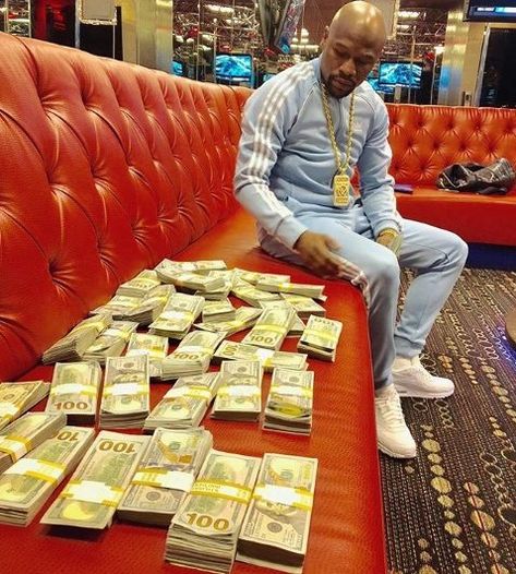 Floyd Mayweather’s ‘Billionaire Watch’ is Just One of His Many Ridiculously Priced Purchases Mayweather Money, Adam Weishaupt, Stacks Of Money, Money Stacks, Dollar Bills, Floyd Mayweather, Money Goals, Day Trader, Start Investing