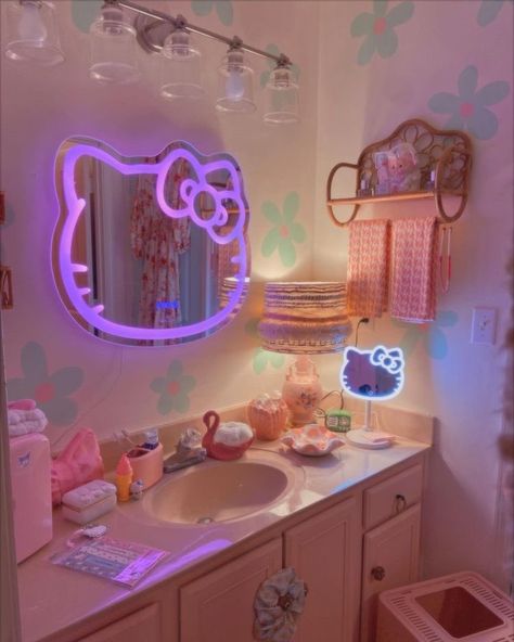 sanrio daily ✨ on Twitter: "hello kitty led bathroom mirror 💫… " Pink Bathroom Hello Kitty, Pastel Pink Bathroom Aesthetic, Bathroom Decor Kawaii, Bathroom Decor Hello Kitty, Pink Bedside Lamp, My Melody Room Ideas, Kawaii Bathroom Decor, Kawaii Bathroom Ideas, Pastel Bathroom Aesthetic