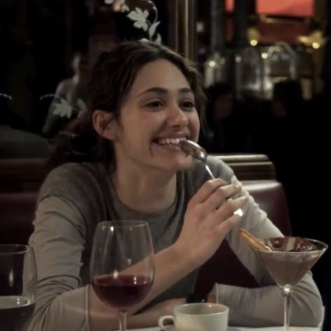 Shameless Steve, Emmy Rossum Shameless, Fiona Gallagher Icon, It Girl Party, Shameless Fiona, Shameless Us, Uk Aesthetic, Fiona Gallagher, Shameless Tv Show