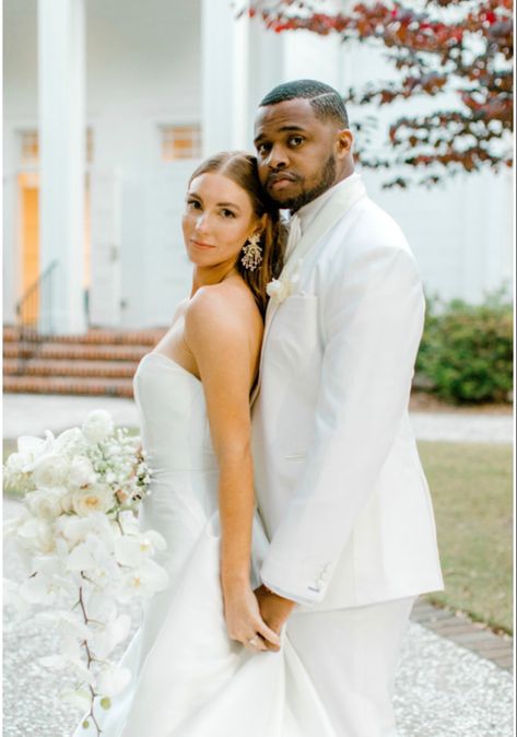 Bride And Groom Formal Poses, Wedding Photo Styles Photography, Wedding Formal Photos, Formal Photos, Black Man White Girl, Formal Ideas, Mixed Couples, Wedding Portrait Poses, Interracial Marriage