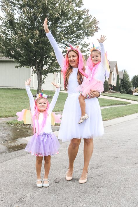 3 easy and affordable mommy and me halloween costume ideas | mommy and me costumes daughters | mommy and me costumes halloween | family halloween costume ideas | unicorn  costume ideas | halloween costume unicorn | mommy blogger | The Flexman Flat #unicorncostume #familycostumes Ethereal Costume, Affordable Halloween Costumes, Simple Costumes, Fairy Halloween Costume, Fairy Halloween, Unicorn Halloween Costume, Halloween Scavenger Hunt, Rainbow Fairy, Fairy Halloween Costumes