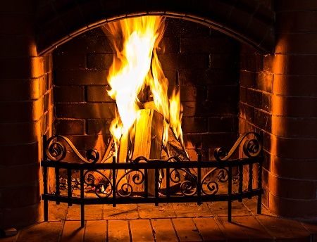 Building a Perfect Wood Burning Fire - Tips from Chimney Sweeps Chimney Cleaning, Country Candle, Candle Fragrance Oil, Picture Prompts, Electric Heaters, Burning Fire, Chimney Sweep, Candle Making Supplies, Wood Burning Patterns