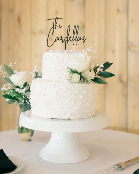 This black and white wedding is hitting the blog today. Leaving you with pearl wedding cake inspiration for your weekend wedding planning 💕 #taylornicolephotography #bonnieblueswedding #castlerockweddingphotographer #coloradospringsweddingphotographer #denverweddingphotographer #coloradoweddingphotographers #fineartweddingphotography Classic Black And White Wedding Cake, White Wedding Cake Pearls, Wedding Cake Designs Pearls, Black And White Cake Wedding, Garden Wedding Cake Ideas, Black White And Pearls Wedding, Simple Pearl Wedding Cake, Black And Pearl Wedding, White Cake With Pearls