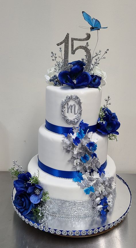 Royal Blue Quinceanera Decorations, Royal Blue Quinceanera Theme, Blue Quinceanera Ideas, Quince Theme Ideas, Blue Quinceanera Theme, Royal Blue Cake, Royal Blue Quinceanera, Quince Cakes, Templat Kotak