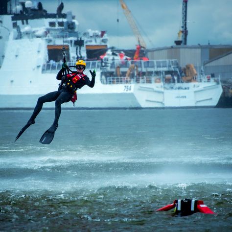 Search And Rescue Aesthetic, Coast Guard Rescue Swimmer, Rescue Swimmer, Coast Guard Rescue, Oil Rig Jobs, Water Survival, Rescue Diver, Water Rescue, Dream Jobs