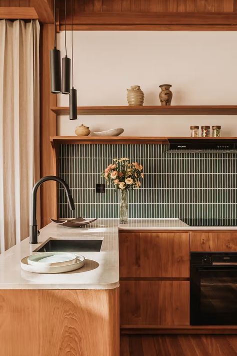 Villa Sawah: Sustainable Family Living in Balikpapan Mcm Kitchen, Mid Century Modern Kitchen, How To Give, Kitchen Inspiration Design, Design Del Prodotto, Mid Century House, Family Living, Apartment Interior, Kitchen Designs